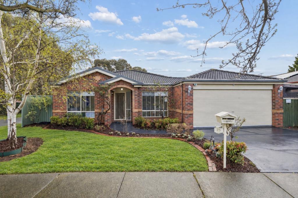 25 MCCUBBIN WAY, BERWICK, VIC 3806