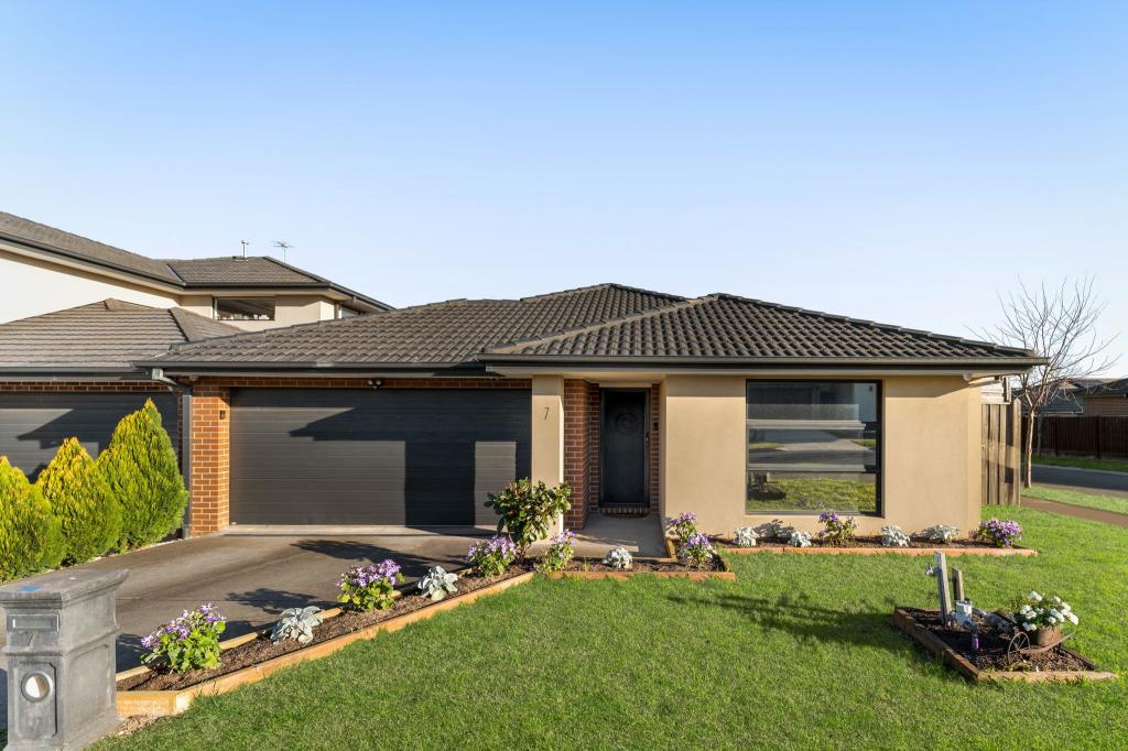 7 Strathcona Ave, Clyde, VIC 3978