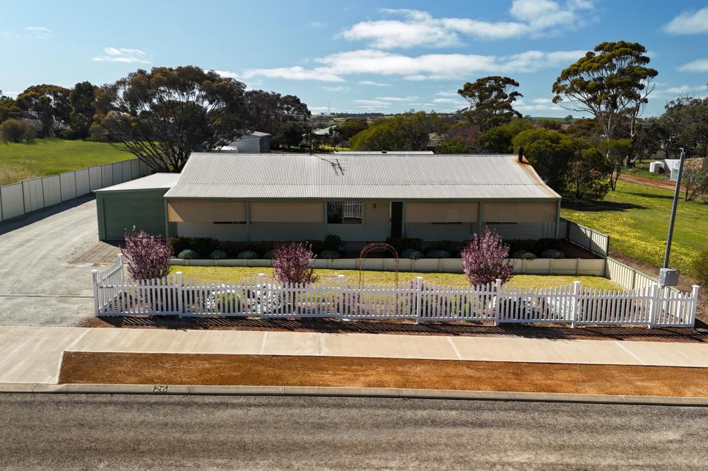 26 Love St, Dumbleyung, WA 6350