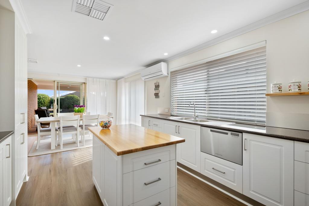 232 Peelwood Pde, Halls Head, WA 6210