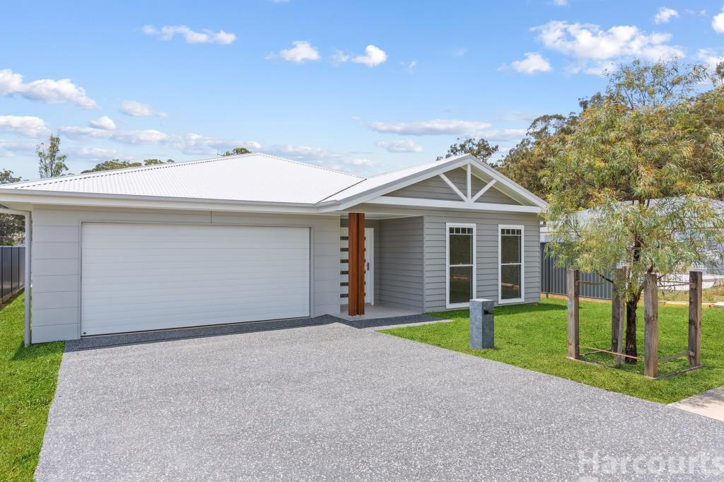 27 Strathallan Tce, Thrumster, NSW 2444