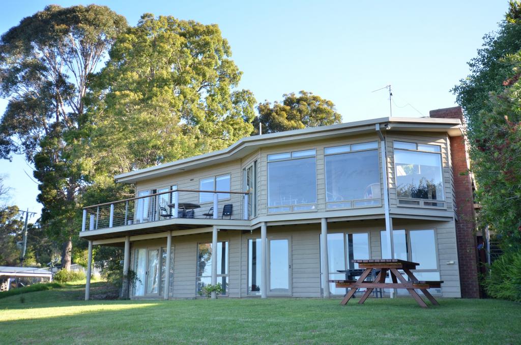 60 Karbeethong Ave, Mallacoota, VIC 3892