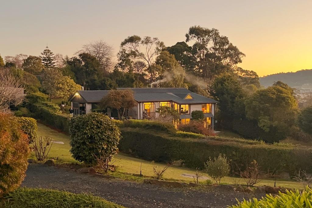 10 Highfield Rd, Ambleside, TAS 7310