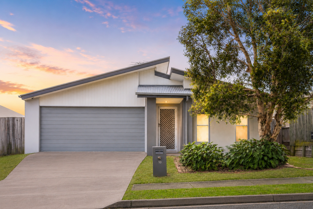 10 SIENNA CRES, PIMPAMA, QLD 4209