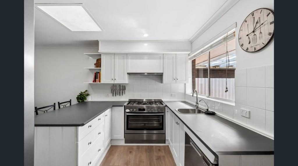 8 Abrolhos Cl, Shelley, WA 6148