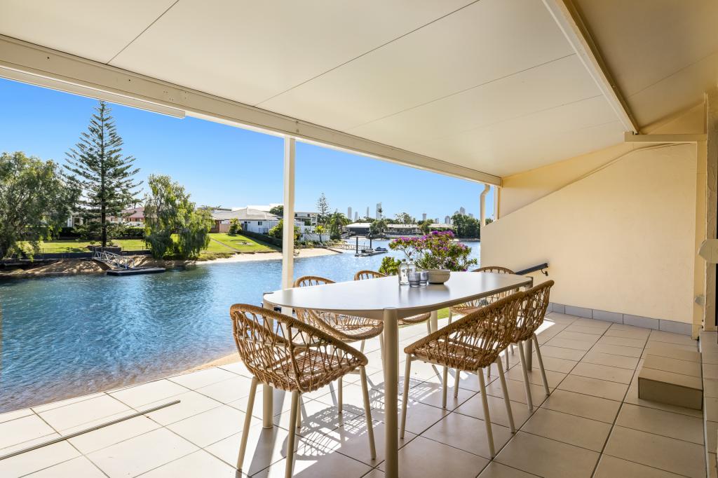 3/8 Dunlop Ct, Mermaid Waters, QLD 4218
