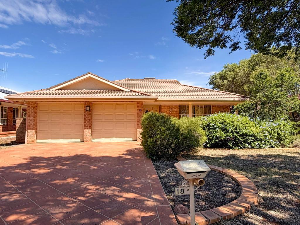18 Arana Pl, Parkes, NSW 2870