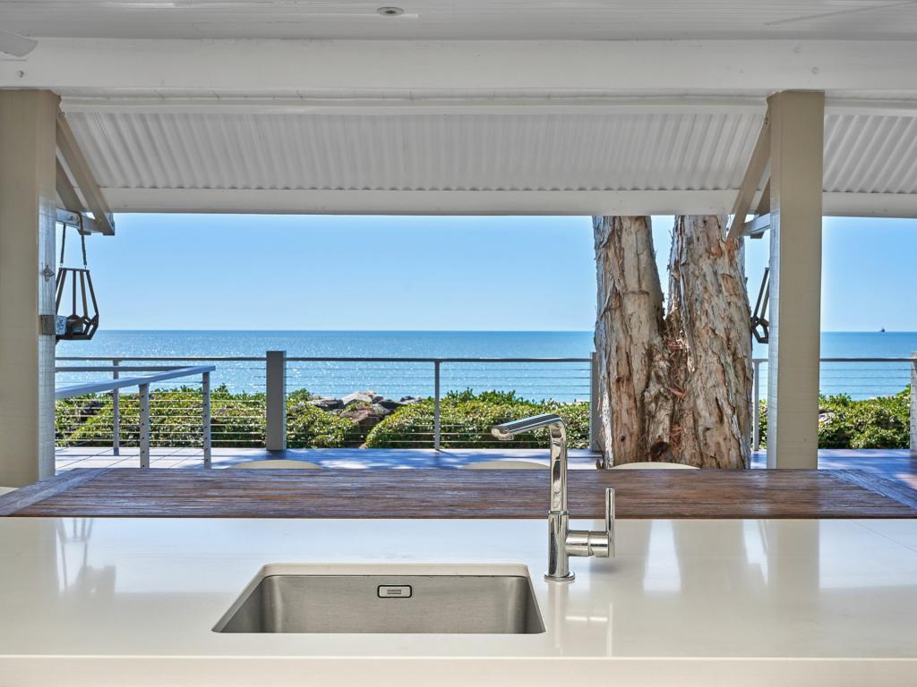 21 Arlington Esp, Clifton Beach, QLD 4879