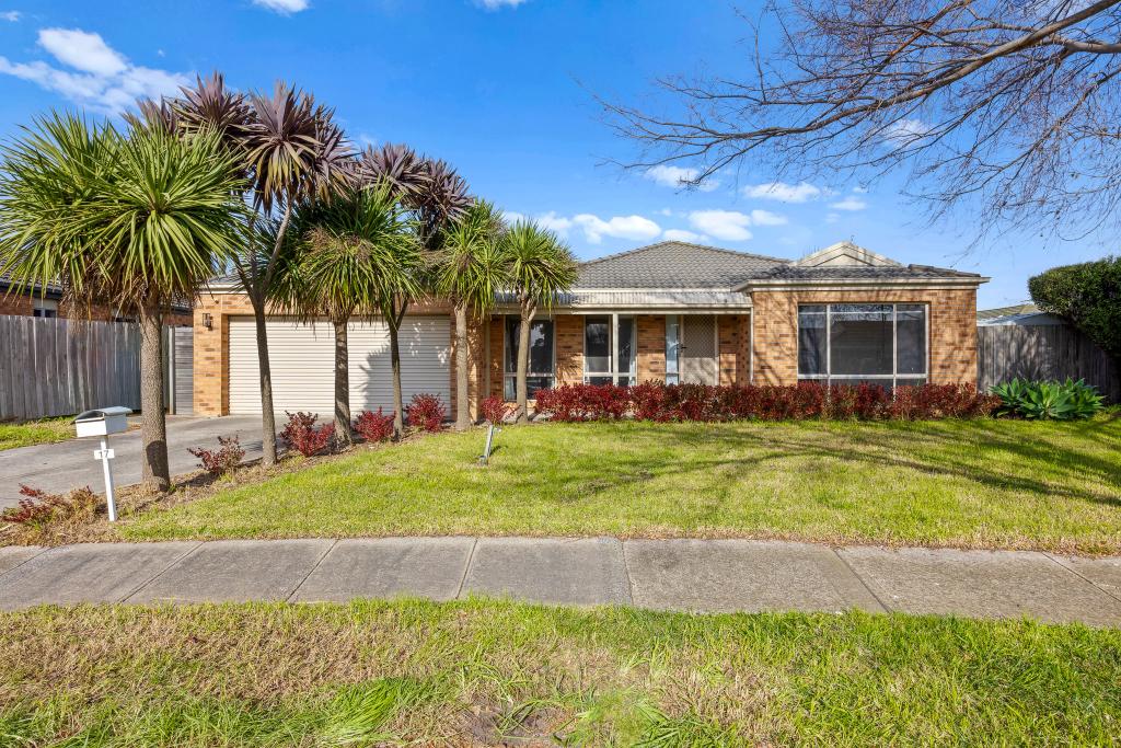 17 Phoenix Ave, Cranbourne, VIC 3977