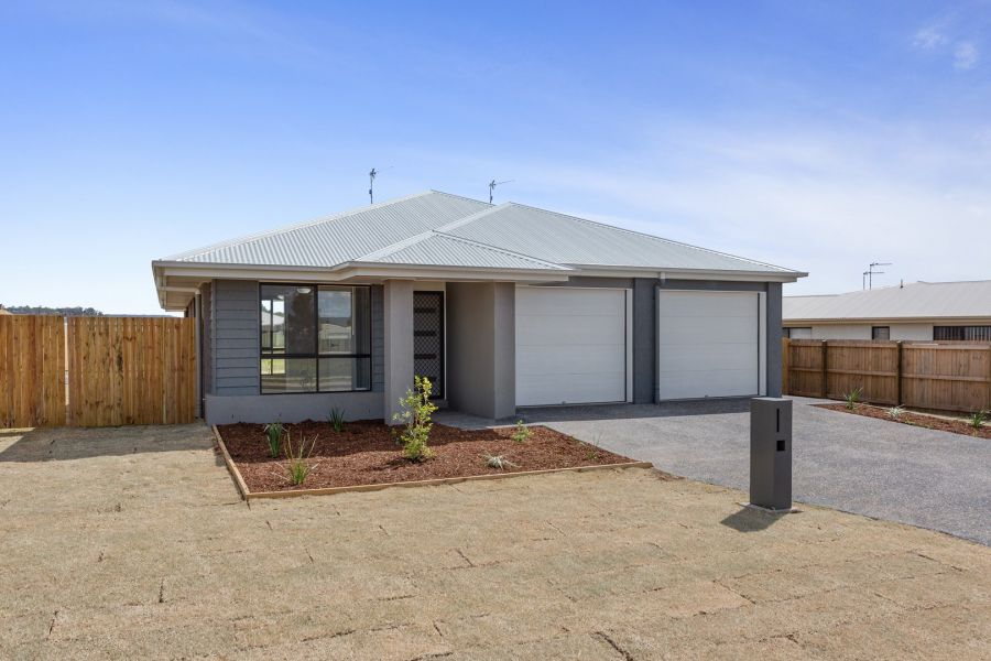 27 MYRTLEFORD CRES, CAMBOOYA, QLD 4358