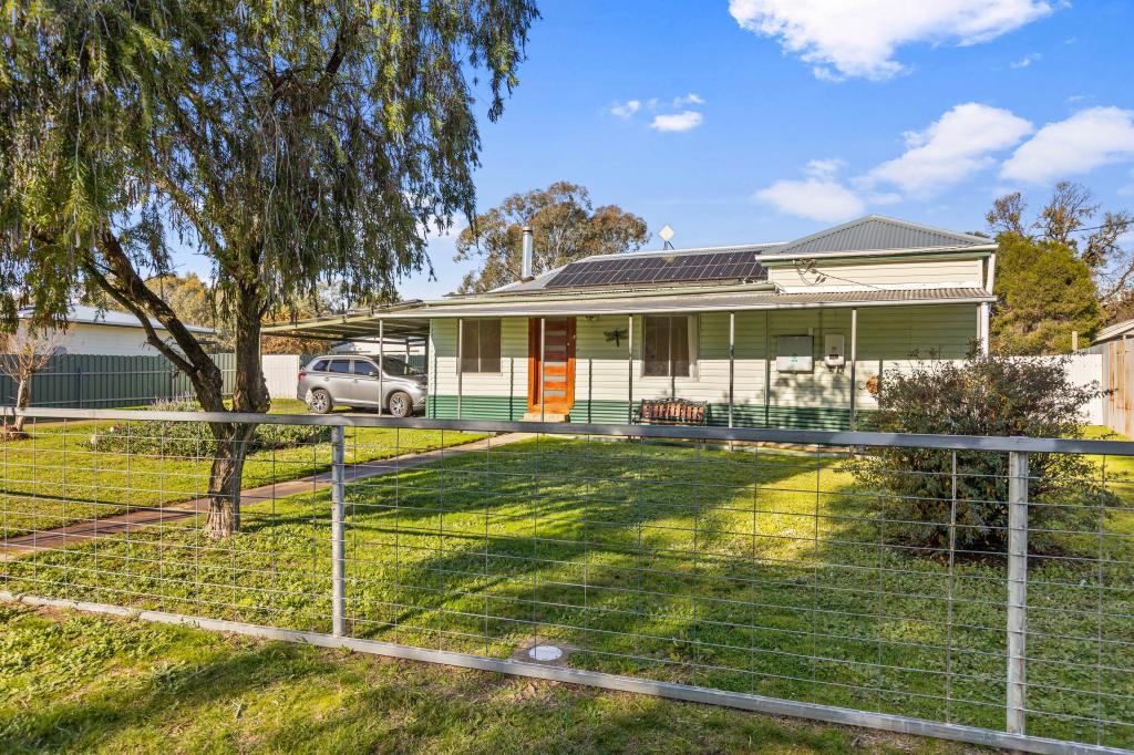 11 Sydney St, Tarcutta, NSW 2652