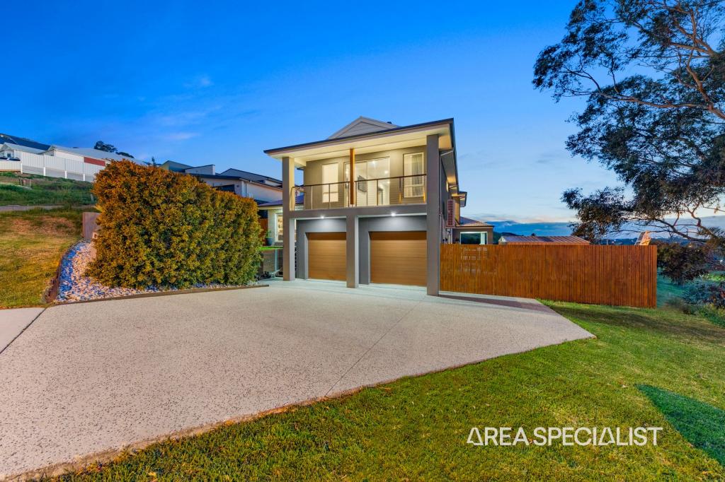 10 TRANQUIL WAY, PAKENHAM, VIC 3810