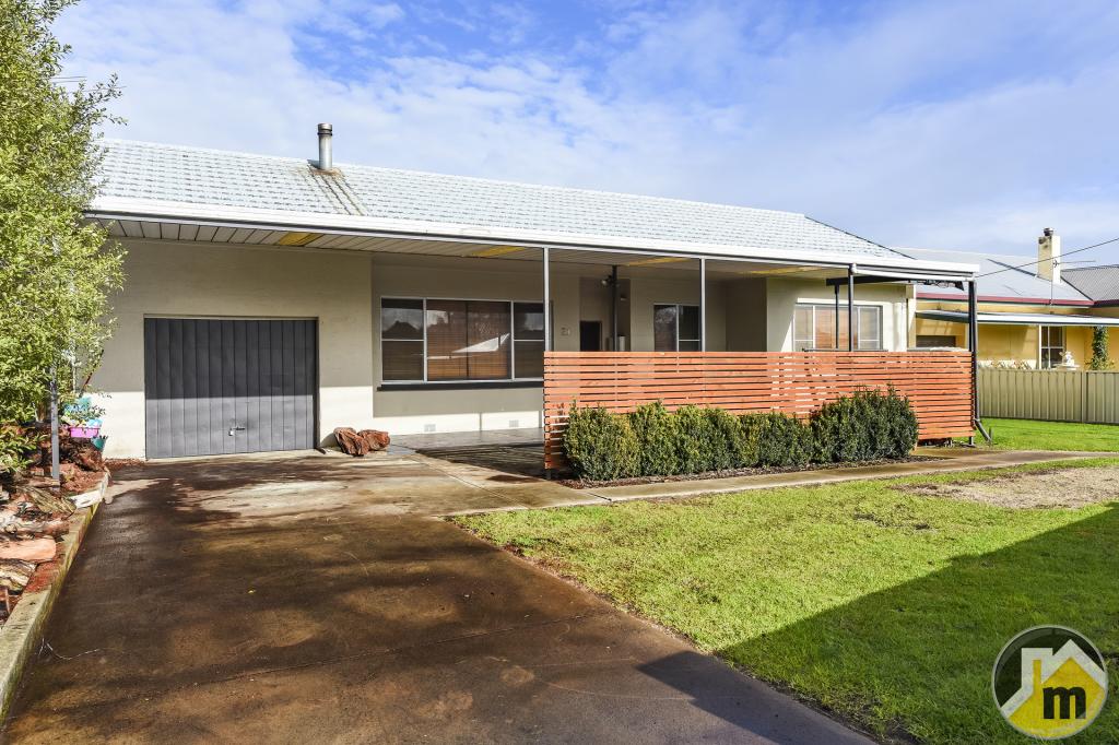 21 Williams Rd, Millicent, SA 5280