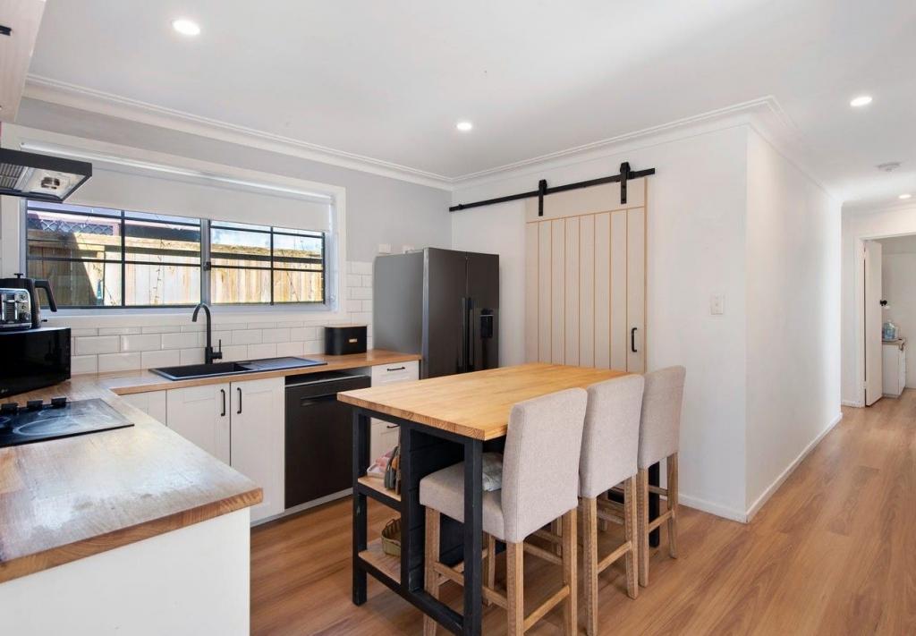1/6 Craft Ct, Miami, QLD 4220