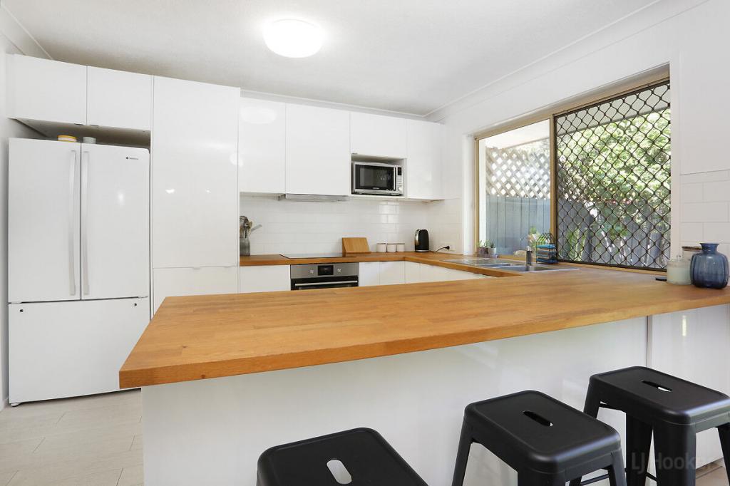 2/469 Pine Ridge Rd, Runaway Bay, QLD 4216