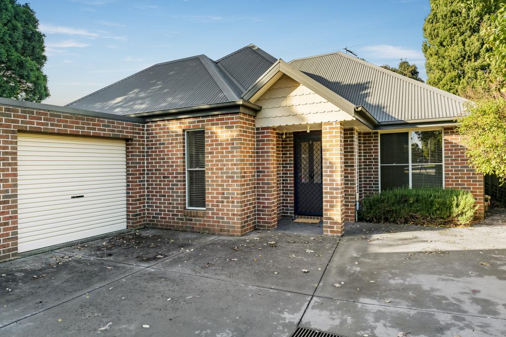 2/5 Stanley Ave, Ringwood East, VIC 3135