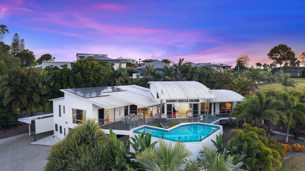 38-42 Hennessy Dr, Dundowran Beach, QLD 4655