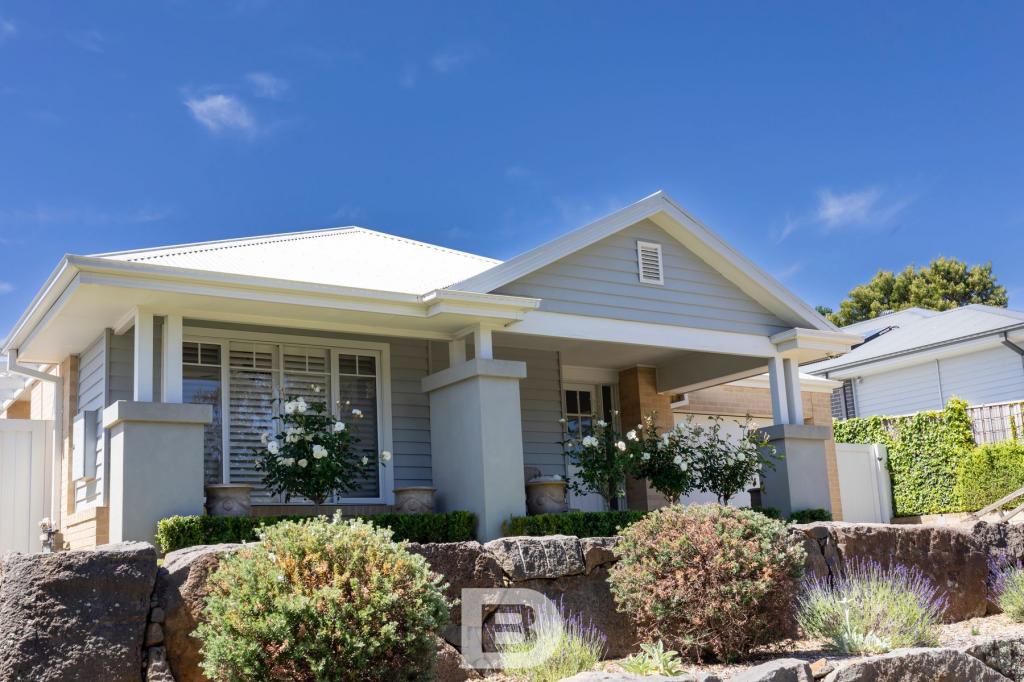 9 Five Mile Way, Woodend, VIC 3442