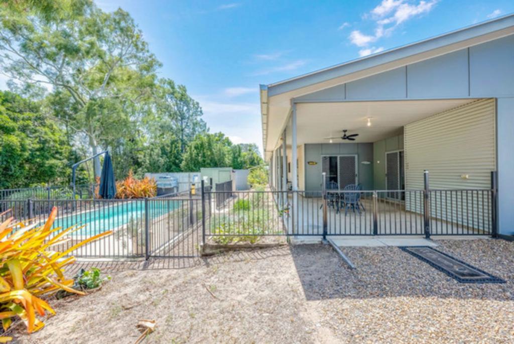 127 Malvern Dr, Moore Park Beach, QLD 4670