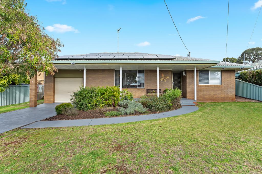 4 Gloucester Cres, Darling Heights, QLD 4350
