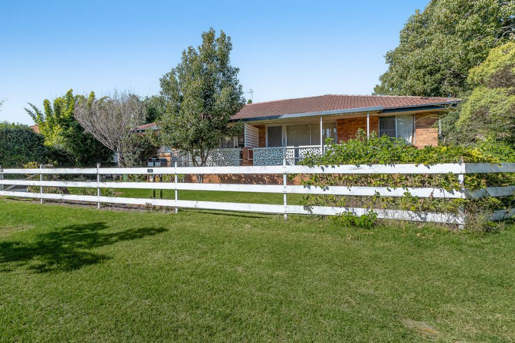 2/32 Garde St, Centenary Heights, QLD 4350