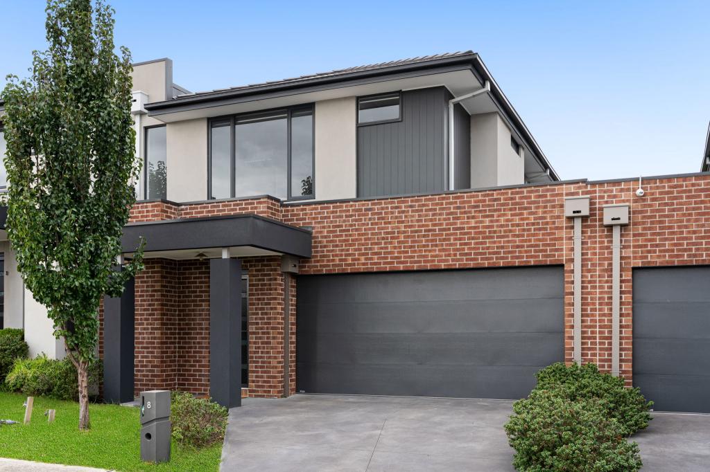 8 Portia Cct, Clyde North, VIC 3978