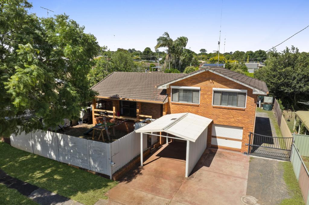 816 Ruthven St, Kearneys Spring, QLD 4350