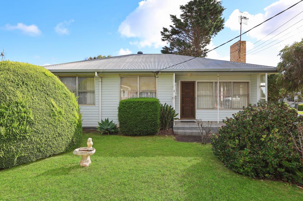 2 ELIZABETH ST, PORT FAIRY, VIC 3284