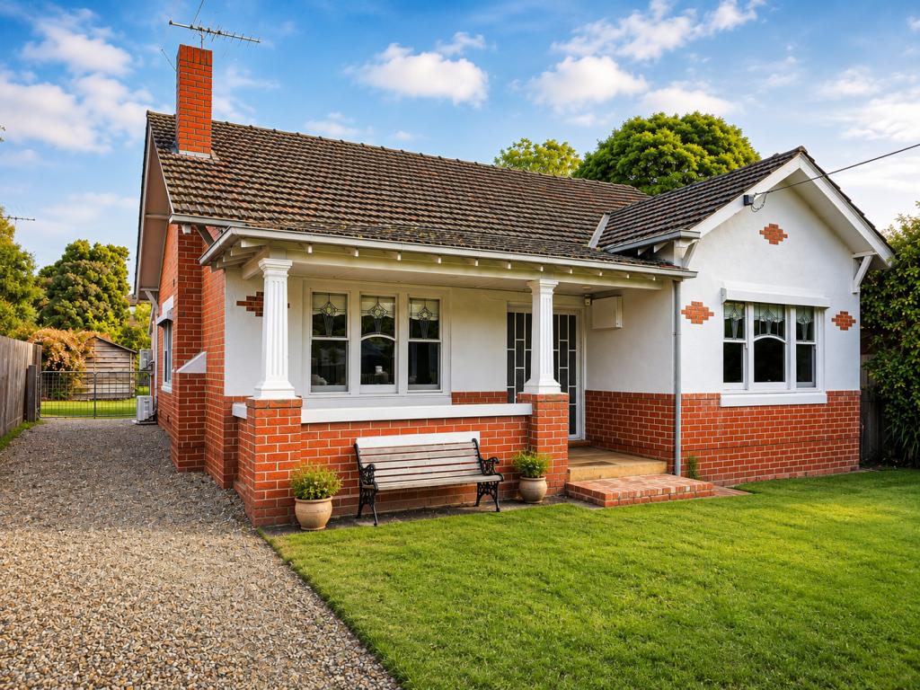 13 Eighth St, Parkdale, VIC 3195