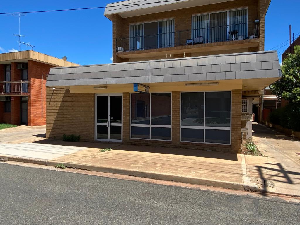 8 OLYMPIC ST, GRIFFITH, NSW 2680