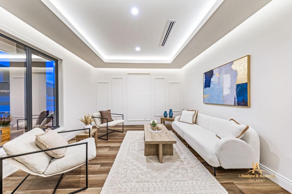 6 Solferino Rd, Clyde North, VIC 3978