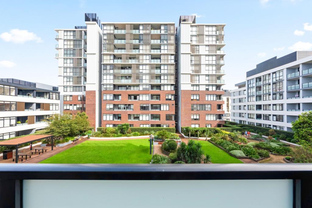 423/10 Village Pl, Kirrawee, NSW 2232