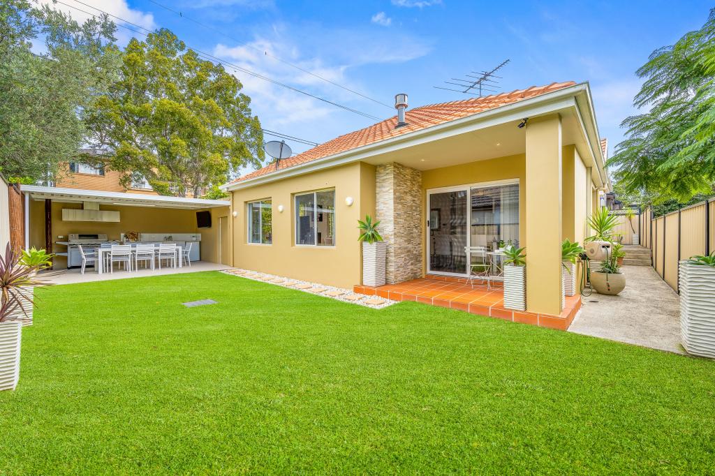 60 Vivienne St, Kingsgrove, NSW 2208