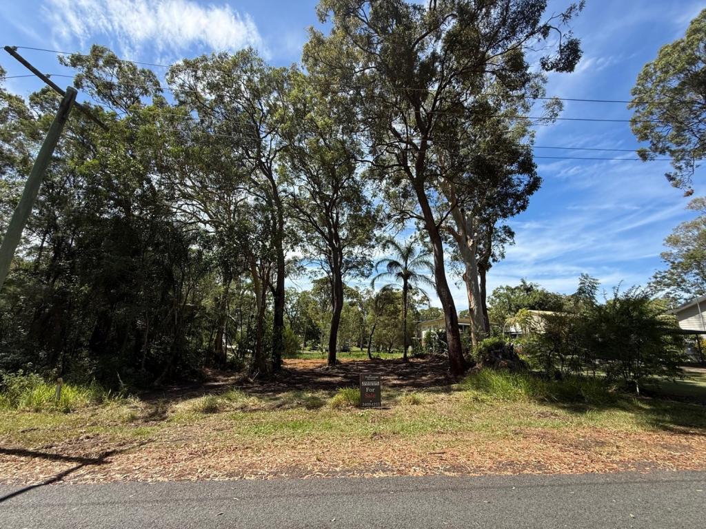 5 Kooberry St, Macleay Island, QLD 4184