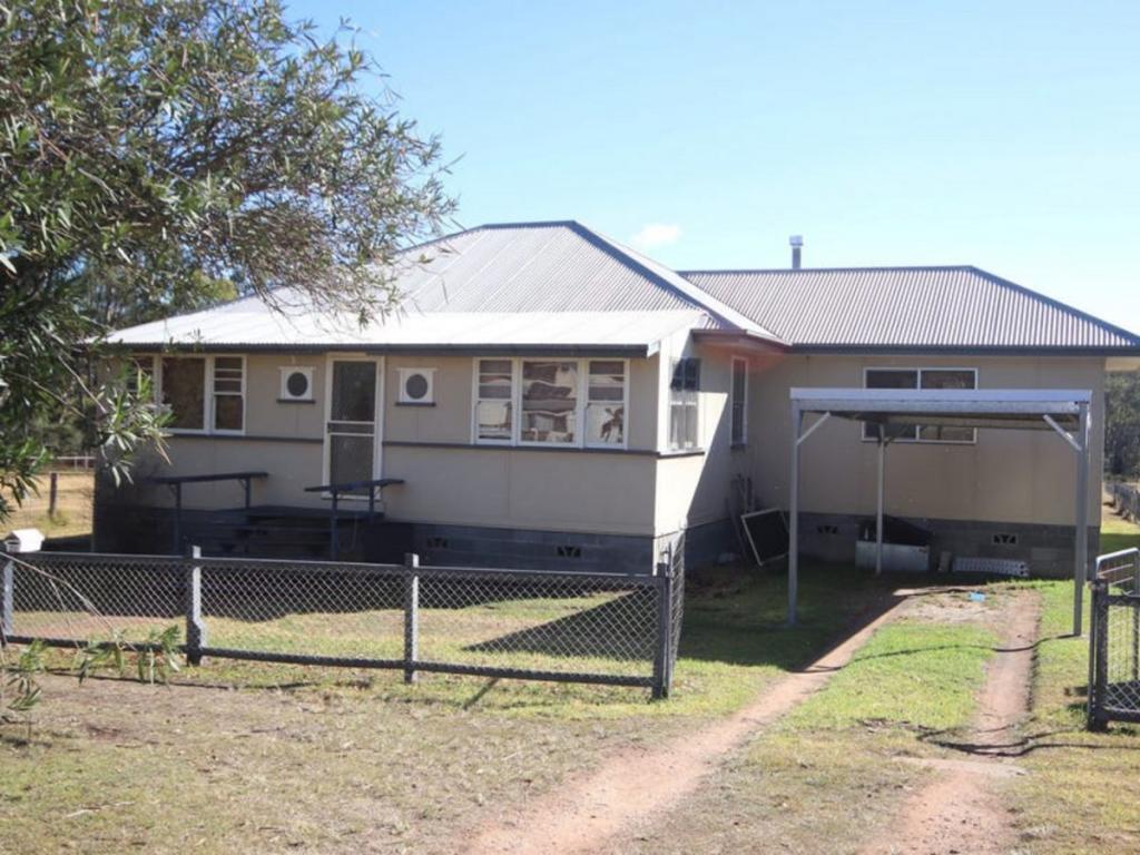 28 ALBERT ST, CROWS NEST, QLD 4355