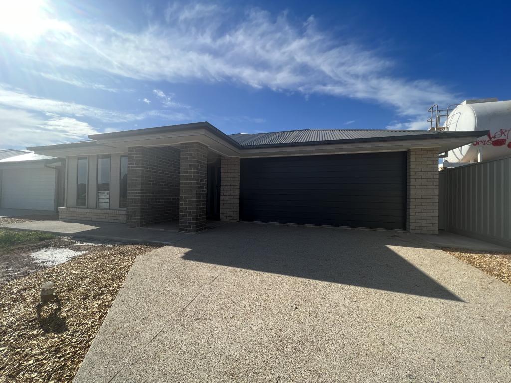 318 FRADD EAST RD, MUNNO PARA WEST, SA 5115