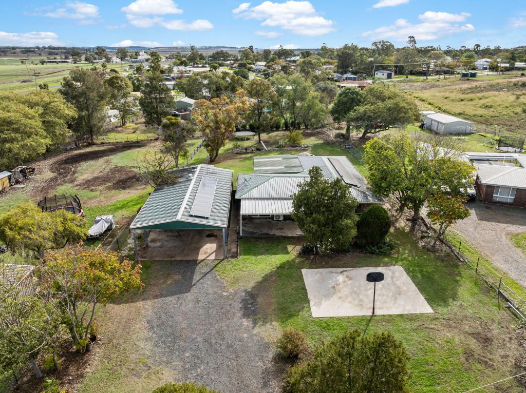 6 Catherine Cres, Kingsthorpe, QLD 4400