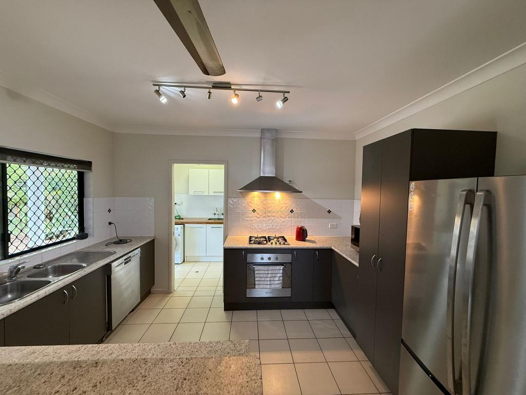 21 Angor Rd, Trinity Park, QLD 4879