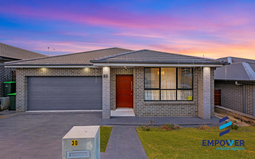 30 Crowley Bvd, Claymore, NSW 2559