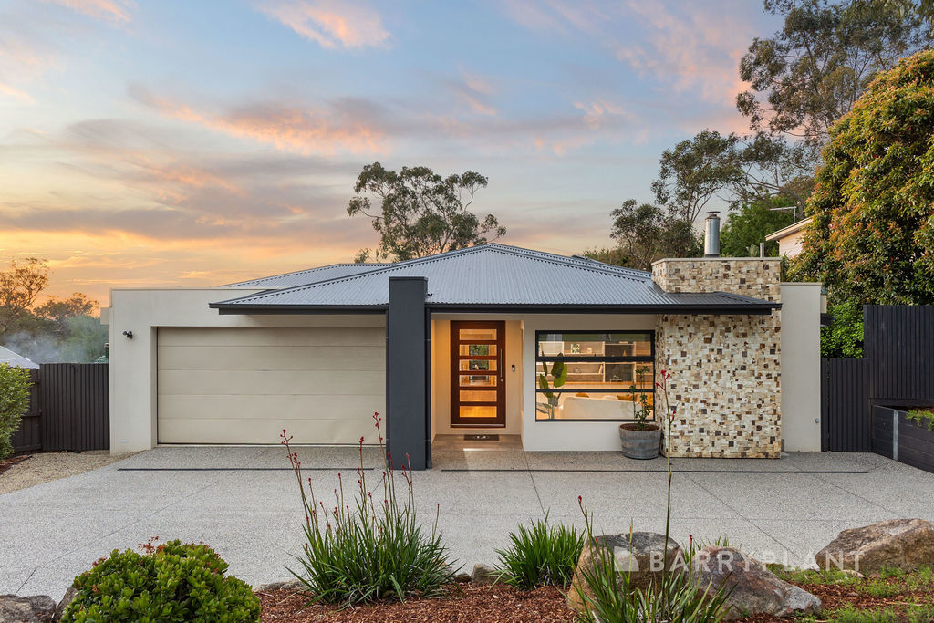 15 Clematis Ave, Ferntree Gully, VIC 3156