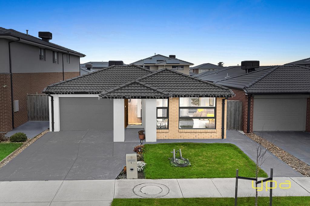 5 Cortajalla Ave, Clyde North, VIC 3978