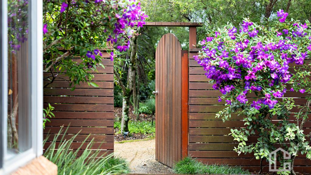 1 Wallaby Gr, Winmalee, NSW 2777