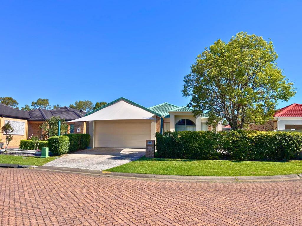 26 Hillsborough Cl, Robina, QLD 4226