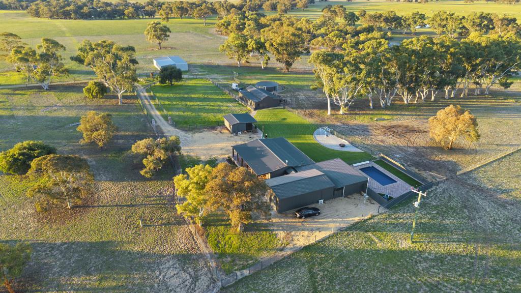 714 Cowalla Rd, Gingin, WA 6503