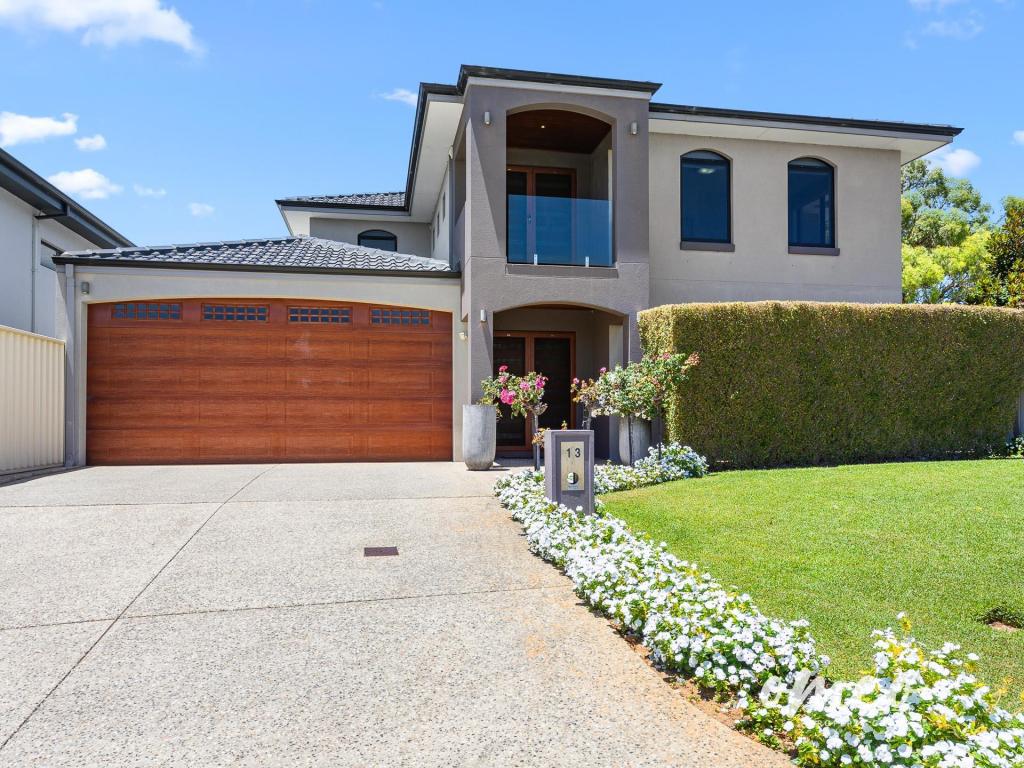 13 Nemagold Gr, Coogee, WA 6166