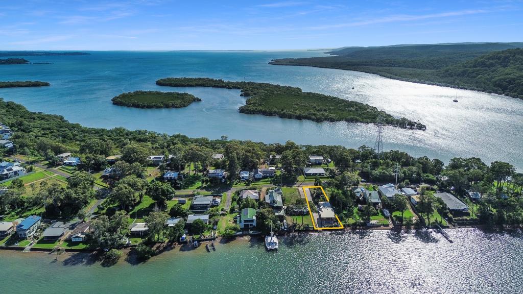 176 CANAIPA POINT DR, RUSSELL ISLAND, QLD 4184