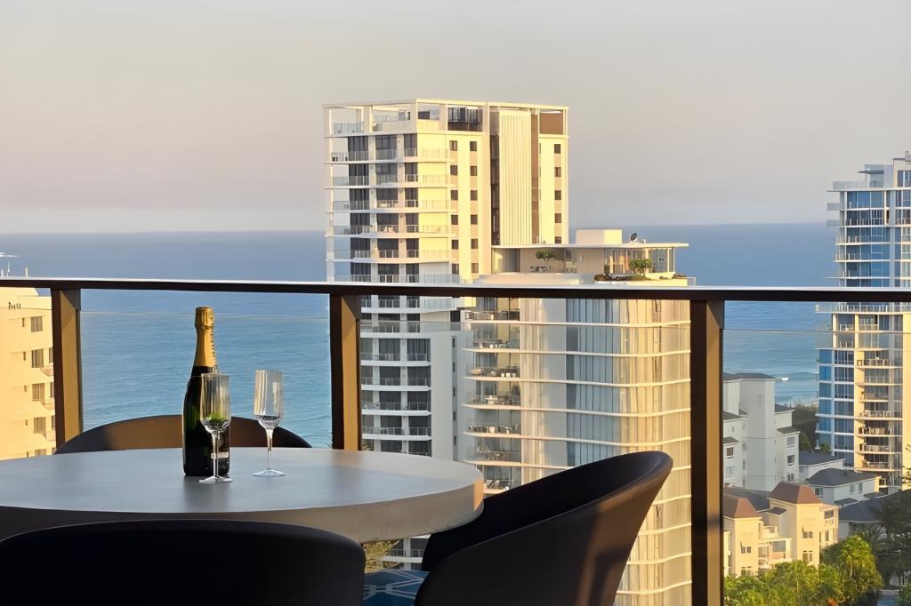 73/18 Chelsea Ave, Broadbeach, QLD 4218