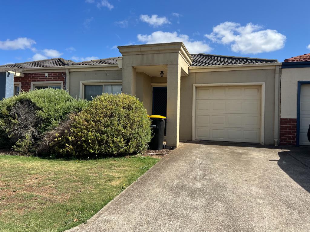 40/17 Crestmont Dr, Melton South, VIC 3338