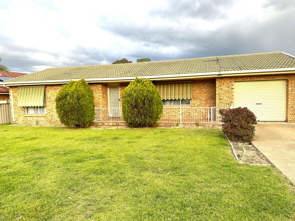 14 Martin Pl, Tumut, NSW 2720