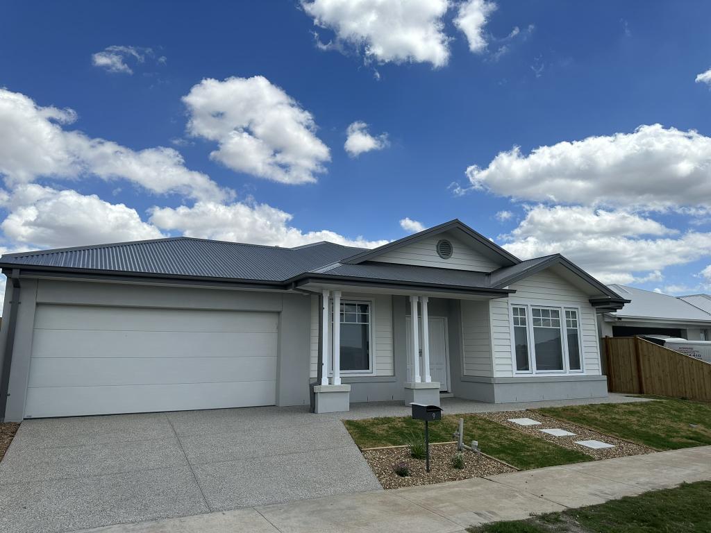 9 Miles St, Gisborne, VIC 3437